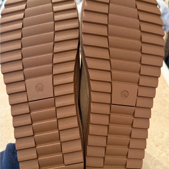 Cozy Shearling-Lined Slip-On Slippers in Chestnut - Picture 3 of 3